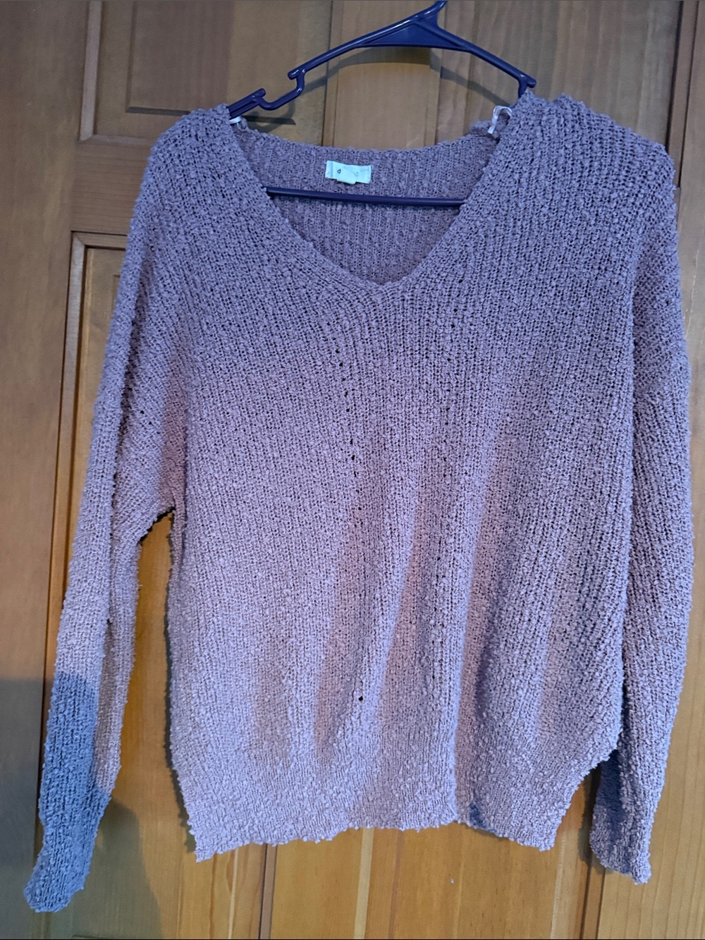 Cozy V-Neck Women’s Sweater in Mauve